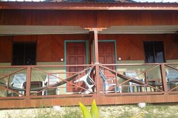 هاستل Ella S Place Salang Tioman