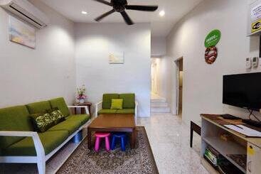 هاستل Trex_batu Pahat Homestay