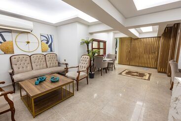 تختخواب و صبحانه Linnga Hotel & Suite