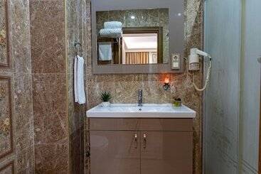 تختخواب و صبحانه Linnga Hotel & Suite