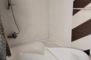 تختخواب و صبحانه Seaview Guest House