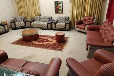 تختخواب و صبحانه Seaview Guest House