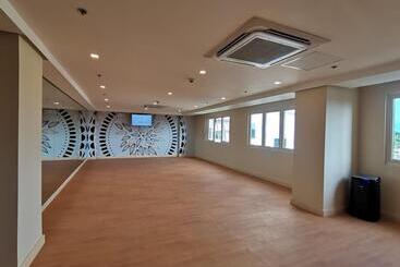 Condo Home With Fast Wifi In Bacolod City