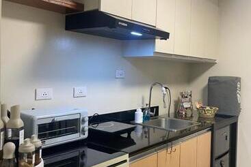 Condo Home With Fast Wifi In Bacolod City