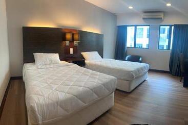 Deluxe Twin Room Ays