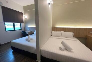 Dj Citi Plaza Hotel & Suites