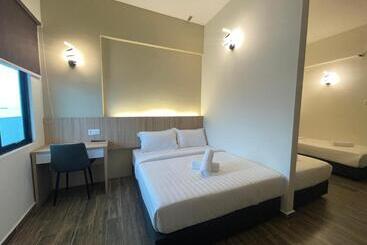 Dj Citi Plaza Hotel & Suites