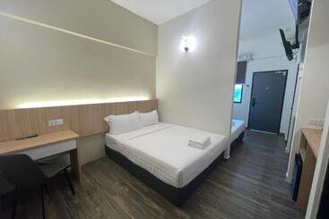 Dj Citi Plaza Hotel & Suites