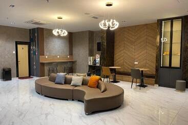 Dj Citi Plaza Hotel & Suites