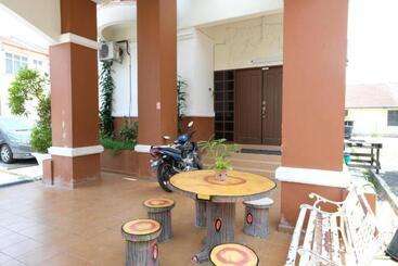 هتل Delight Villa Family Triple