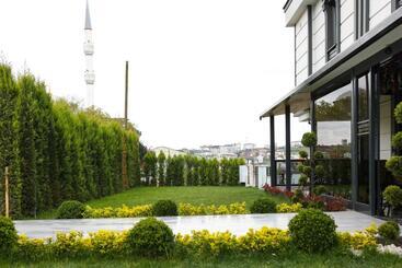 هتل Gardenmode Airport