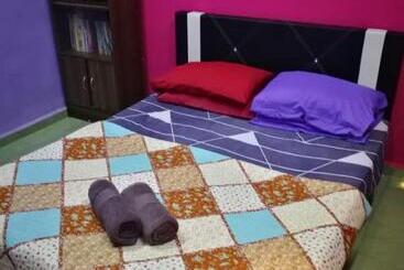 هتل Homestay Teratak Tuan Muda