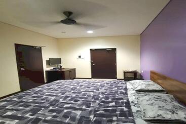 هتل Oyo 90883 Pavilion Inn