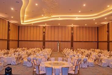 هتل Theatre
