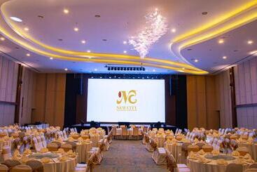 هتل Theatre