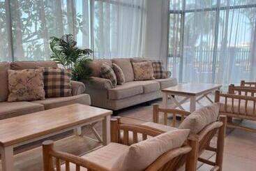Mutiara Melaka Beach Resort By Tzwan