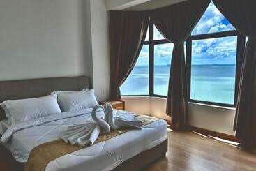 Mutiara Melaka Beach Resort By Tzwan