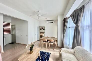 Mutiara Melaka Beach Resort By Tzwan