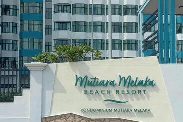 Mutiara Melaka Beach Resort By Tzwan