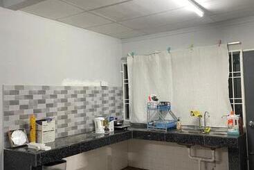 پانسیون Adeela Homestay @ Bandar Kuantan