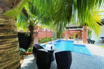 پانسیون Brick Garden