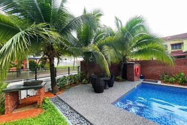 پانسیون Brick Garden