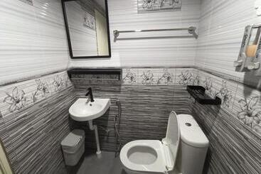 膳宿费 Roomstay Nimaza Bilik 2