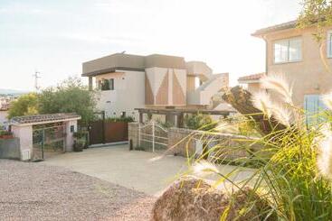 پانسیون Villa Ilma Luxury Rooms