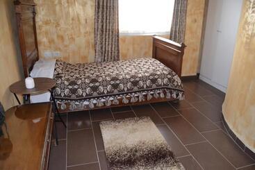 استراحتگاه Kodra E Godenve