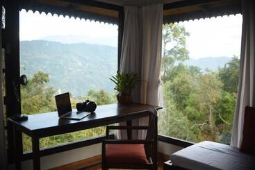 استراحتگاه Red Panda Jungle Camp A Unit Of Davinchi Homes Pvt Ltd