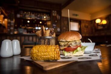 هاستل The Plough Inn