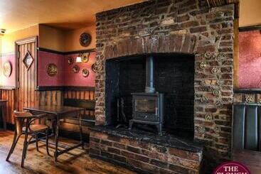 هاستل The Plough Inn