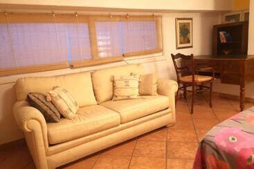 B&b Parnaso