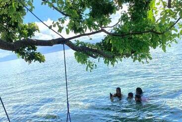 تختخواب و صبحانه House Of Eve Samal Island