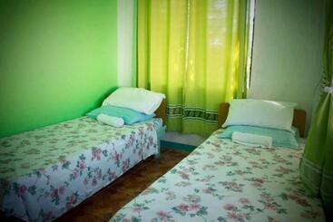 تختخواب و صبحانه Rne Hometel Batanes