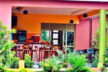 هتل Beri Cottages