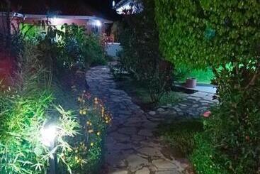 هتل Beri Cottages