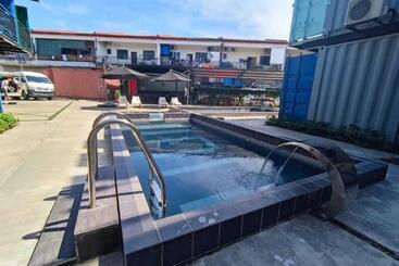 هتل Boxinn The Kontena Home