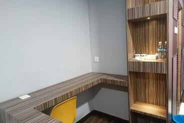 هتل Boxinn The Kontena Home
