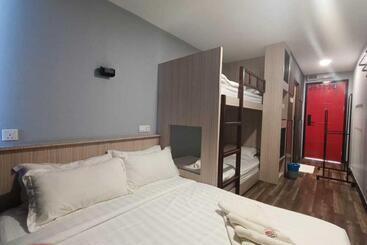 هتل Boxinn The Kontena Home