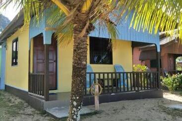 هتل Cempaka Chalets Tioman