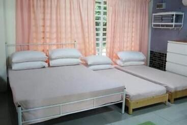 هتل Chalet Moris D  Rumah Bonda River View