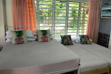 هتل Chalet Moris D  Rumah Bonda River View