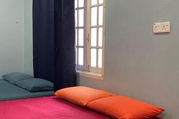 پانسیون Hj Hassan Guest House  Studio Unit