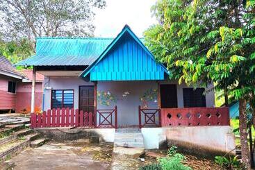 אתר נופש Lata Bayu Chalet   Waterfall & River With Kids Pool