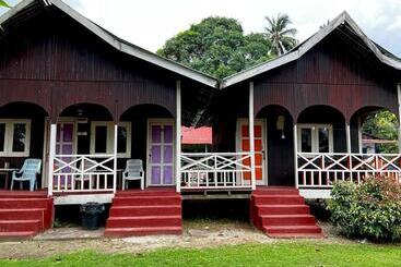 استراحتگاه Mukut Coral Chalet