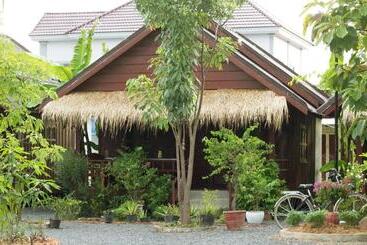 استراحتگاه Treuy Koh Bungalow