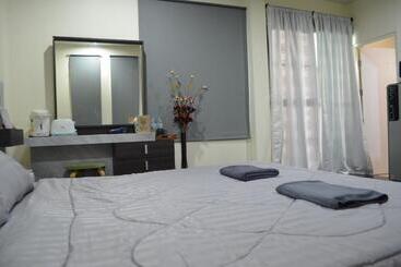 Modern Room At Sabai Sabai Homestay Ayutthaya