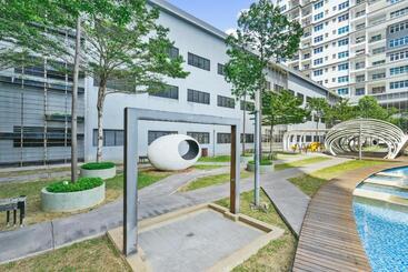 Puchong Skypod Residence, 1 5 Pax With Balcony Unit, Walking Distance To Ioi Mall, 10min Drive To Su