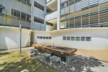 Puchong Skypod Residence, 1 5 Pax With Balcony Unit, Walking Distance To Ioi Mall, 10min Drive To Su